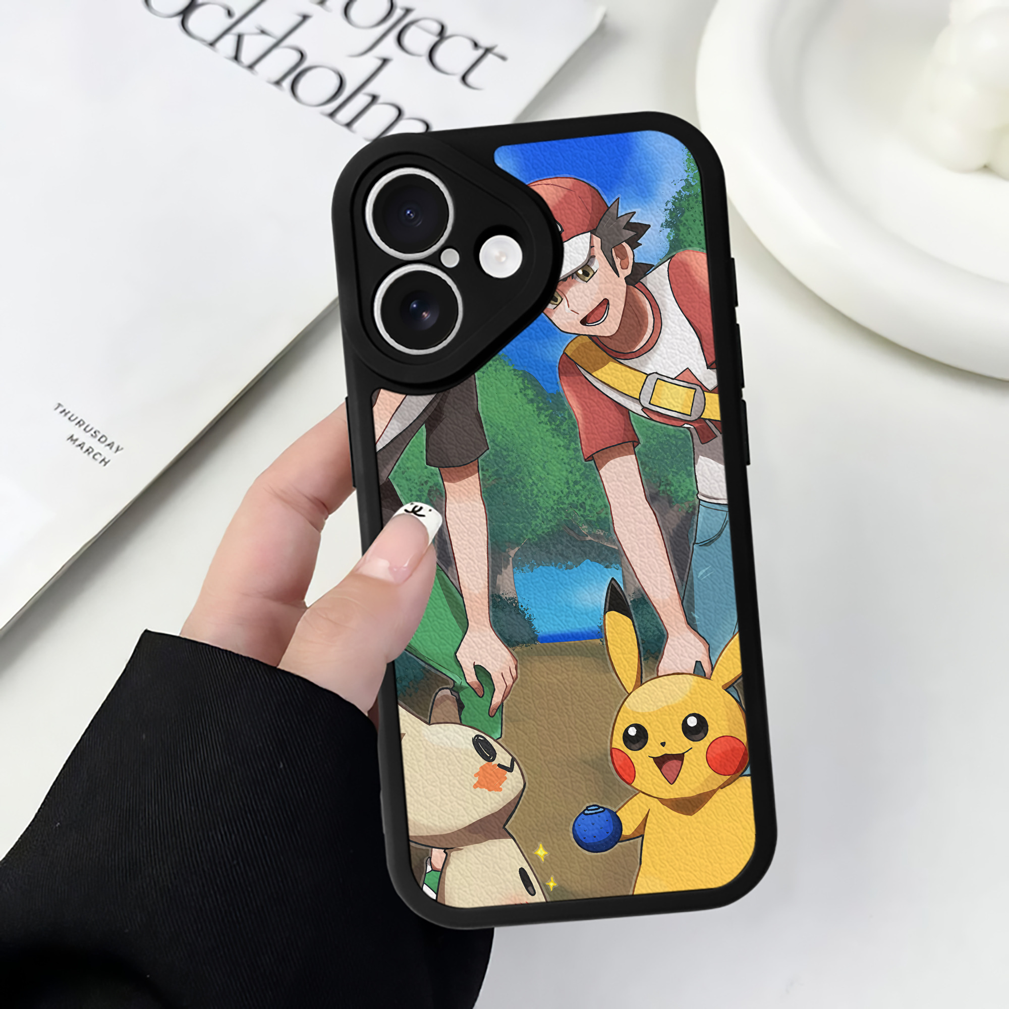 （画像用） ポケットモンスター Pokémon 【iPhone 16シリーズ対応】シリコンスマホケース（レザー調） 材質：シリコン